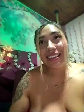 ManuelaVeelez webcam