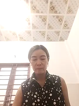 Sexy-ladyboobs20 webcam