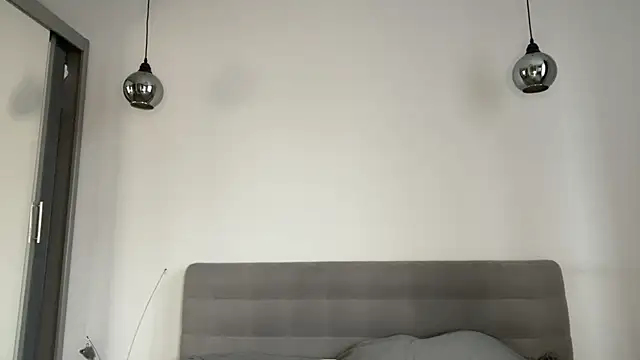 Embersweetbunny webcam