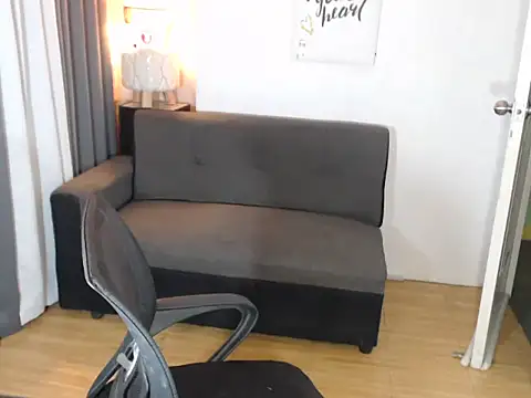 YourHUGECASSIE05 webcam