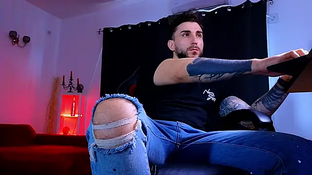 MightyAaron66 webcam