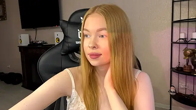  RaguelNicksons chat room