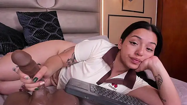 CAYLINCOLLINS webcam