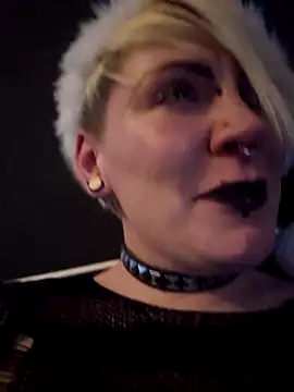 pinkthehawk (F young) - Come hang with me, get kinky maybe