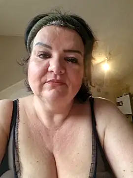 curvymilfxx990 webcam