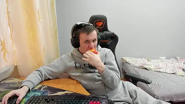 iliaskrislove webcam