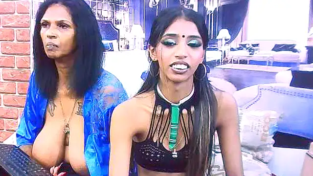 IndianSexySlender webcam