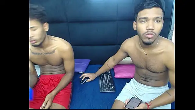 Straight_latinX webcam