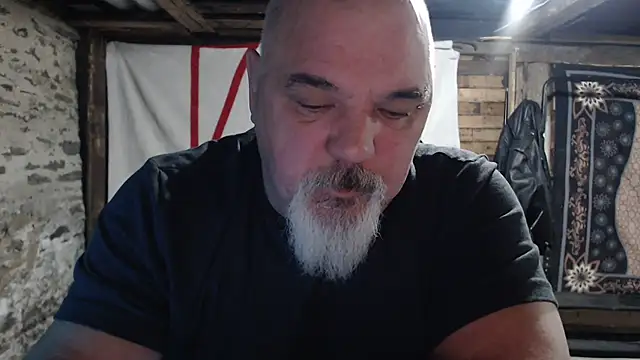 Newfiesausage1972 webcam