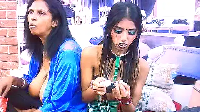 IndianSexySlender webcam