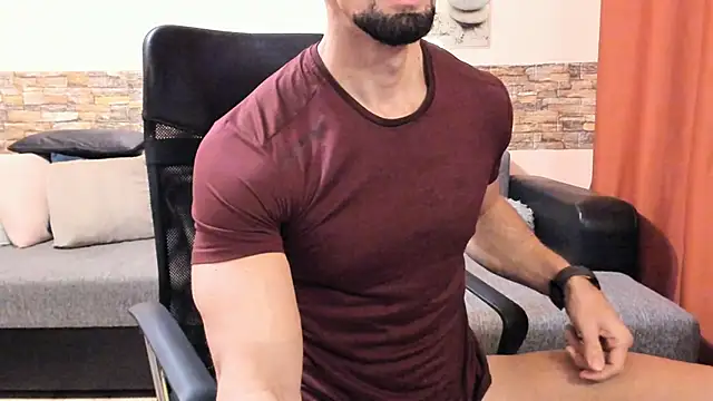 hothunktrainer - HotHunkTrainer's free webcam - UK Sex Cams