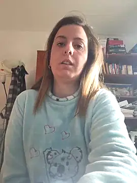 Webcam Model (Sareyxon)  is live.Free join now!