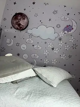 Webcam Model (daliz_20_z)  is live.Free join now!