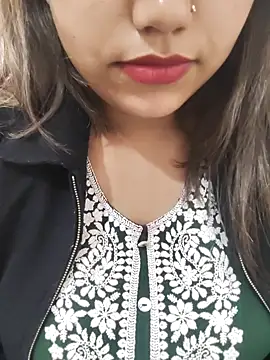 Webcam Model (Miss_Rose__)  is live.Free join now!