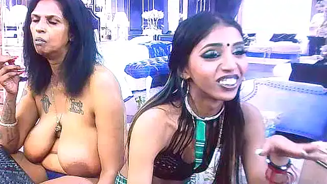 IndianSexySlender webcam