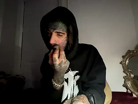 dyskizly (M young) - I only support the right arm bears 🐻