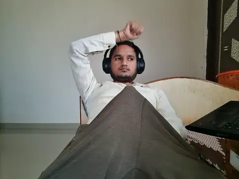 young-hairy-jon webcam