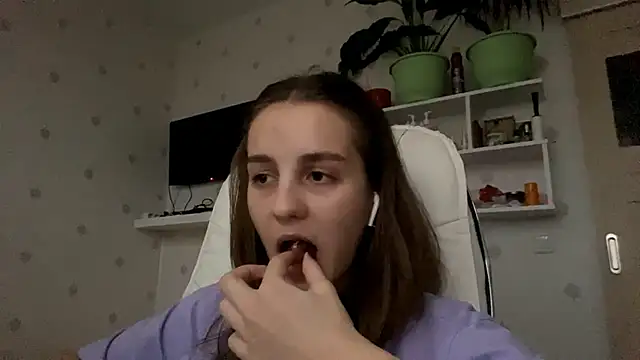 SweetieKatie webcam