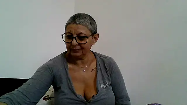 roseblak42 - Roseblak42's free webcam - UK Sex Cams