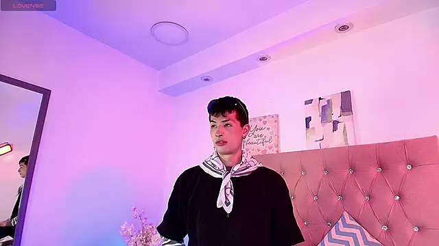 OzorioDany live cam screenshot male on VideoChat.work — Live Cam Directory