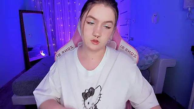 lovelyy_julia webcam stripchat model stream image