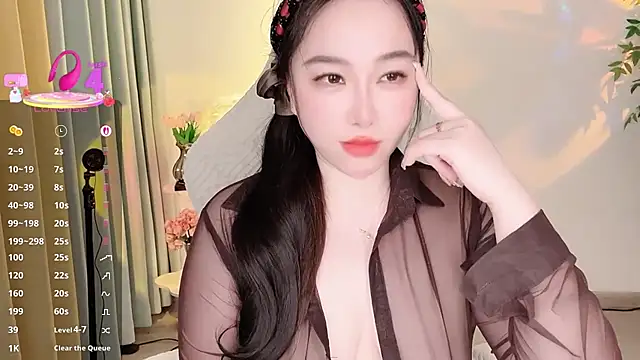 liz-nn (Ask my age) - 小粉玩具放入Put in the little pink toys