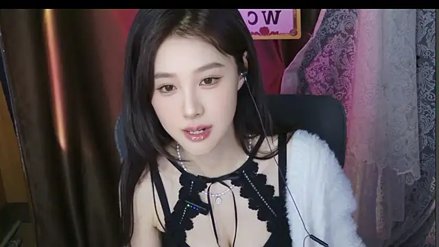 huanxbaby (F young) - 妹妹小粉还不够，帅帅的哥哥们支持支持~谢谢！