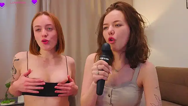 LucreciaAsters webcam