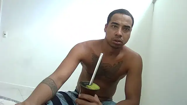 JUNINHOLEKEJR webcam