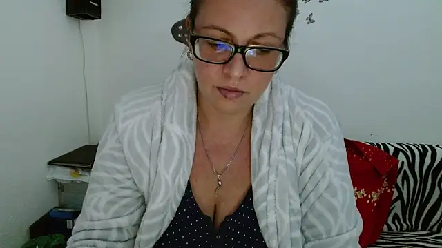 LadyHellene webcam