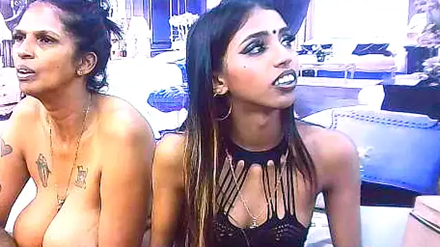 IndianSexySlender webcam