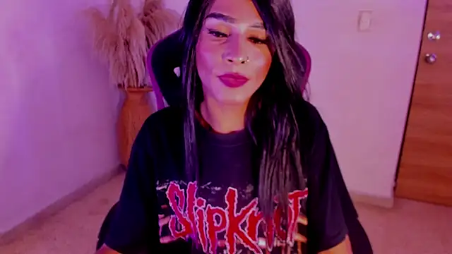 carolinemiller7 webcam