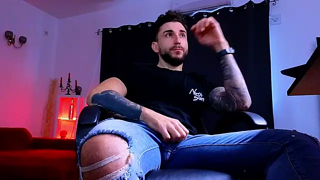 MightyAaron66 webcam