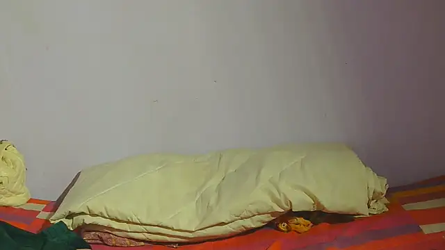 Augustine-Blooomxx webcam