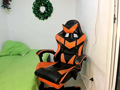 andrew_jonhes webcam