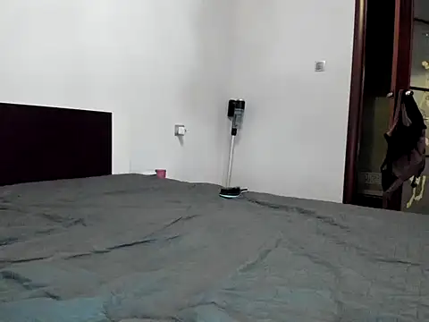 ElektraShine29 webcam