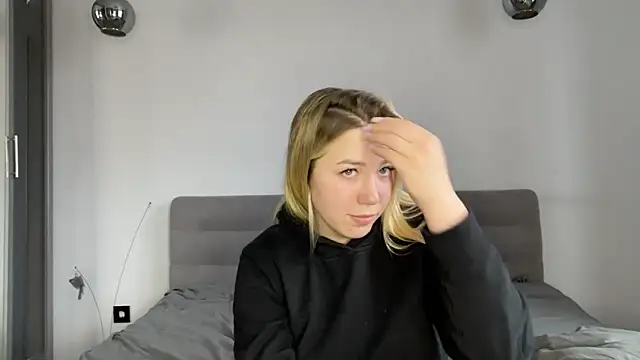 Embersweetbunny webcam