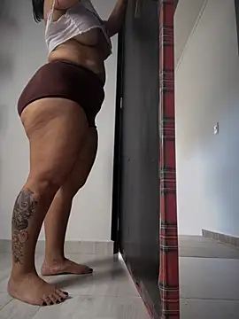 Natural_BIGASS_Nina webcam