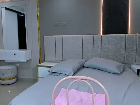 little-doll18 webcam