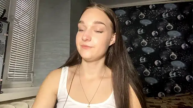 YahairaDuracher webcam