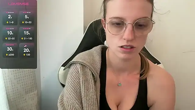 BustyKellyXXX webcam