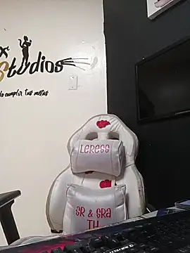 yaumiko - Yaumiko's free webcam - UK Sex Cams