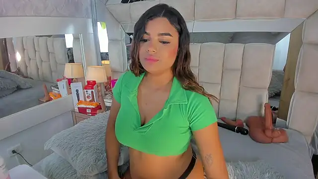 VICTORIAGRAYS webcam