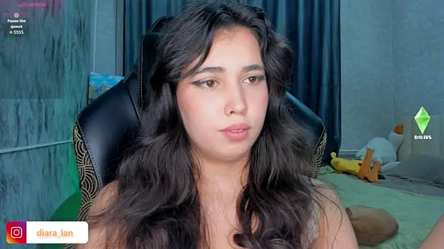 Diara_1an webcam stripchat model stream image