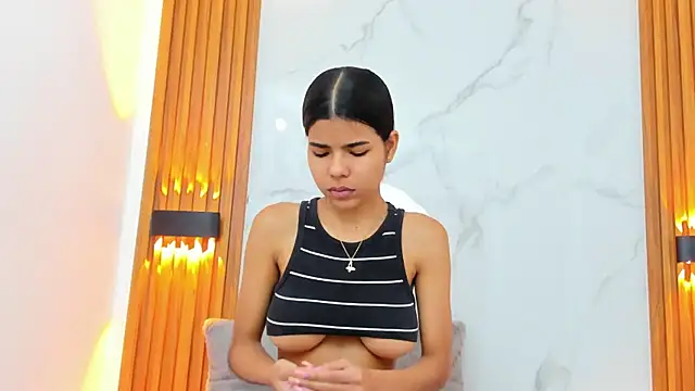 IsabellaMonet webcam