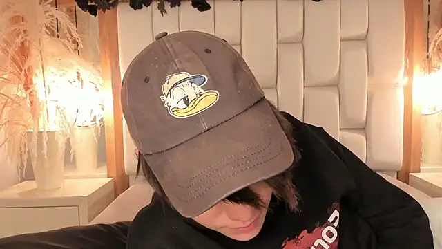 Daphne_And_Roger webcam