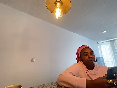 ChocolateCakeQueen webcam