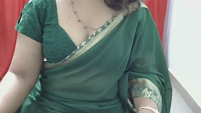 mallu_manisha (F mature) - Bra Show