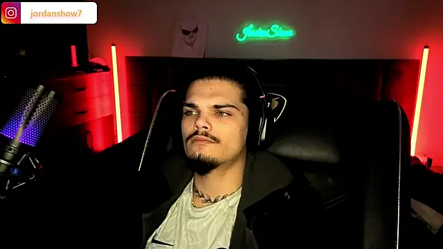 JordanShow webcam
