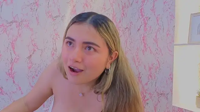 katyblondee (F teen) - Finger masturbation x 5min